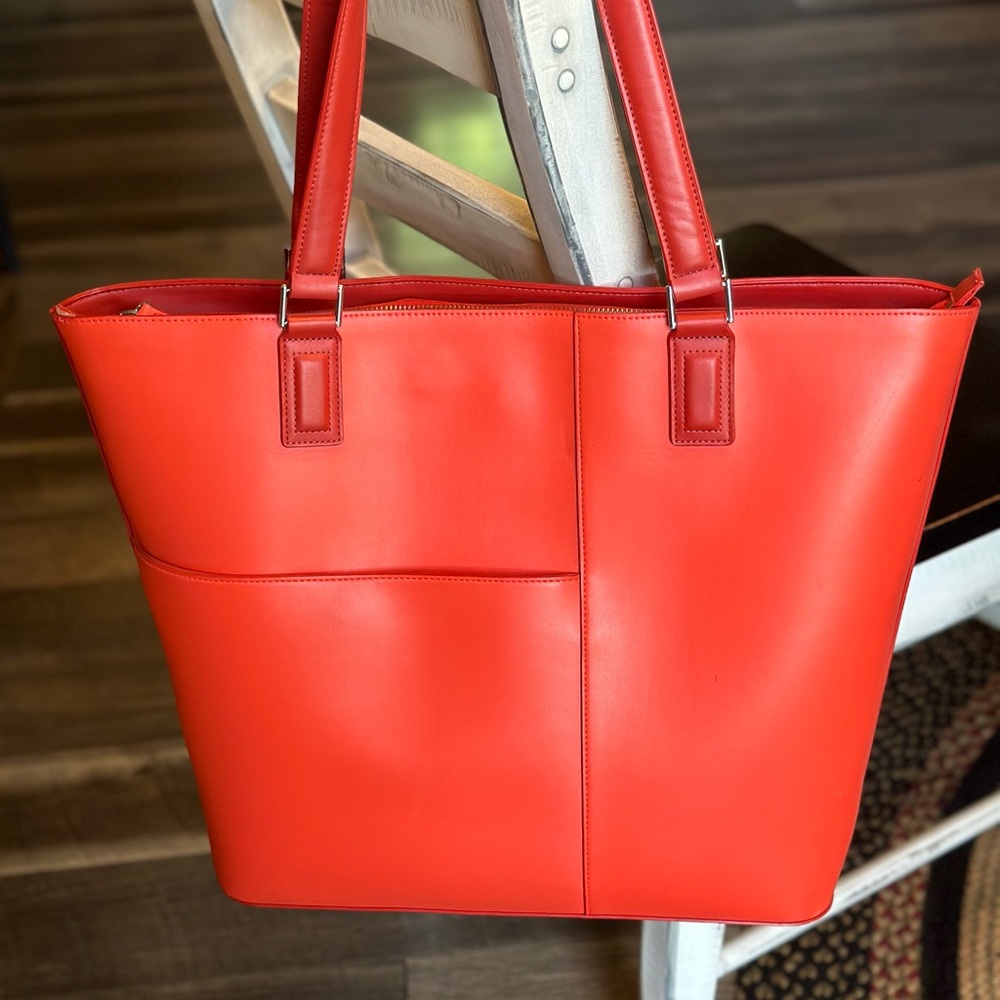 Vera Tote